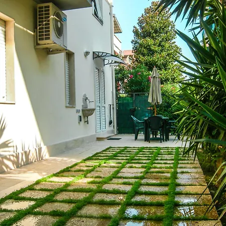Belgrado A Due Passi Dal Mare Rif A138 Apartment *